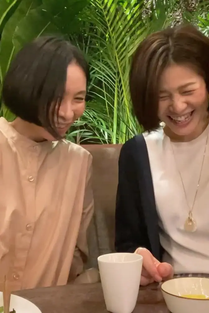 女友達　カフェタイム