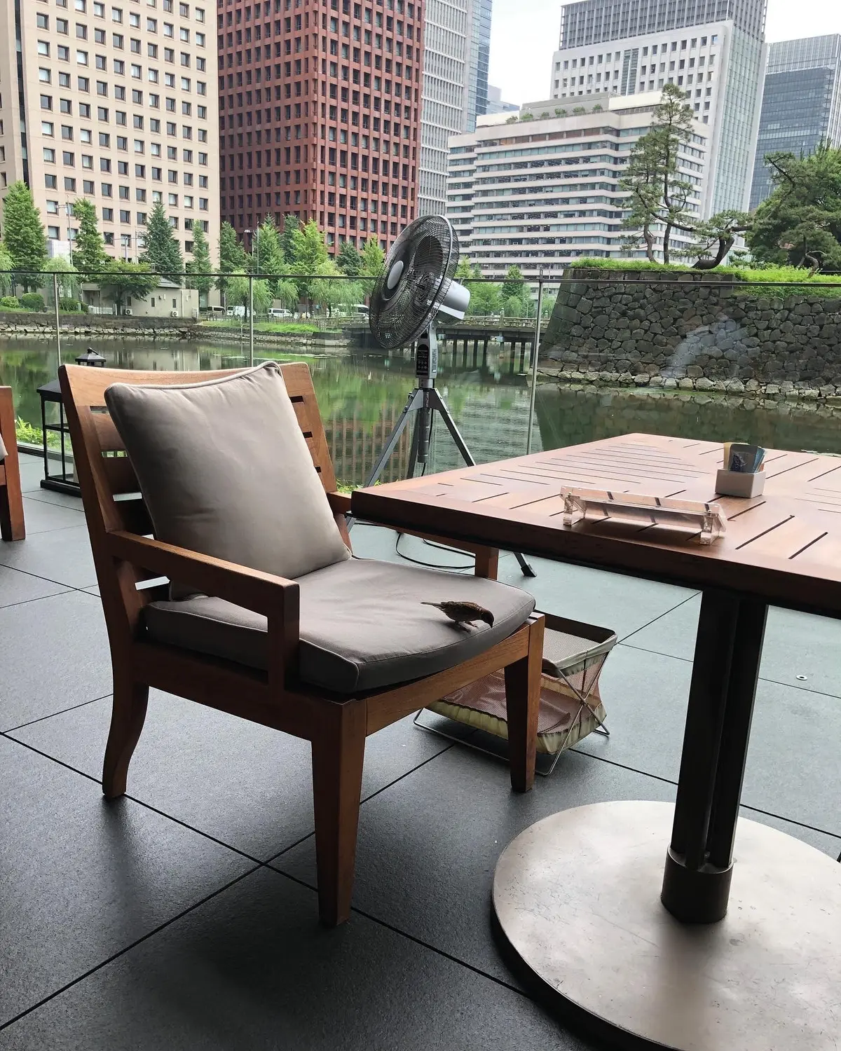 ホテルランチには、リネンのマキシワンピーの画像_8