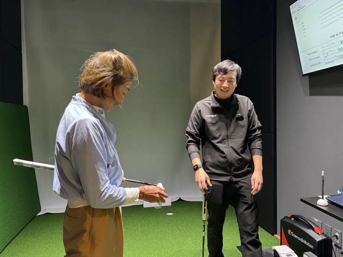 テーラーメイド フィッティング ラボ トウキョウ パター　サンプルクラブ 特徴　説明風景