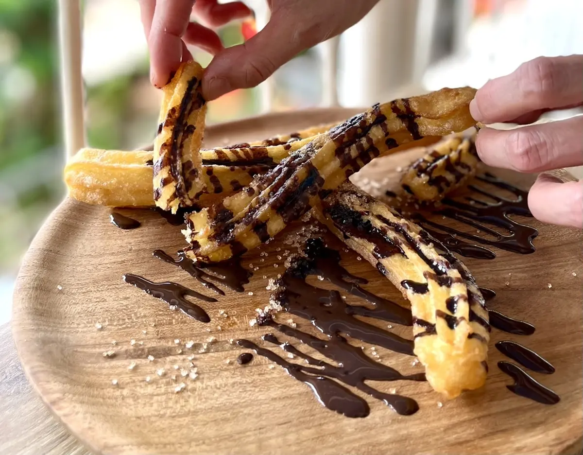 揚げたてチュロス