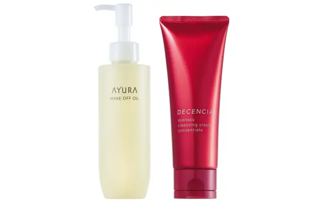 （右）ディセンシアのアヤナス クレンジングクリーム コンセントレート、（左）アユーラのメークオフオイル