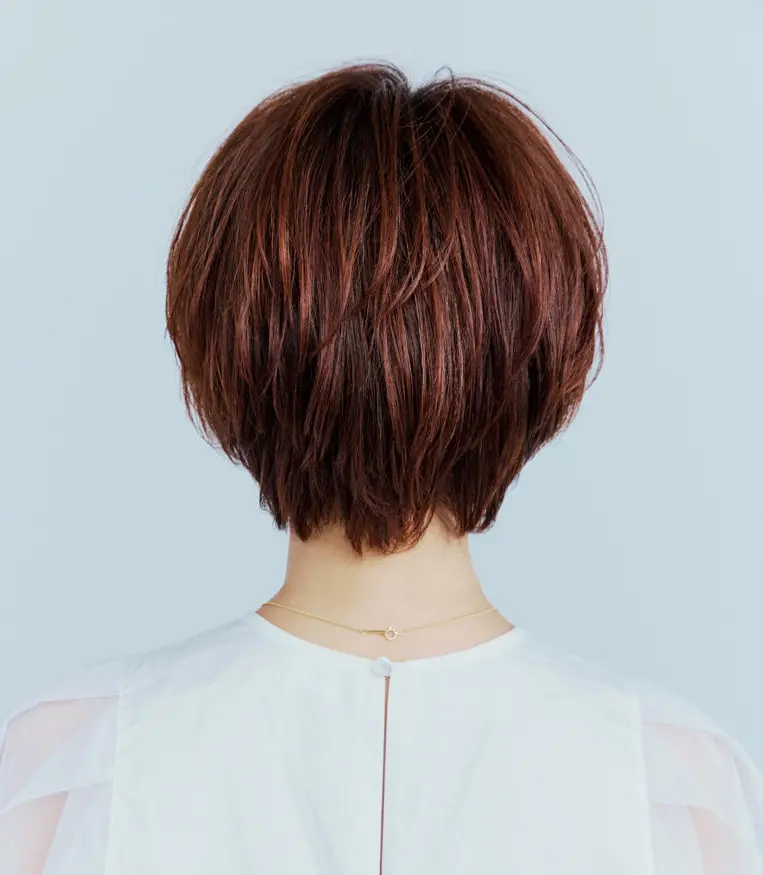 Webエクラ 後から見たショートヘアスタイル