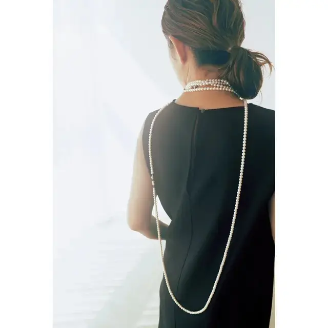 【スタイリスト・大草直子“洗練ドレスアップのコツ”】ボリュームアクセサリーで華やぎを