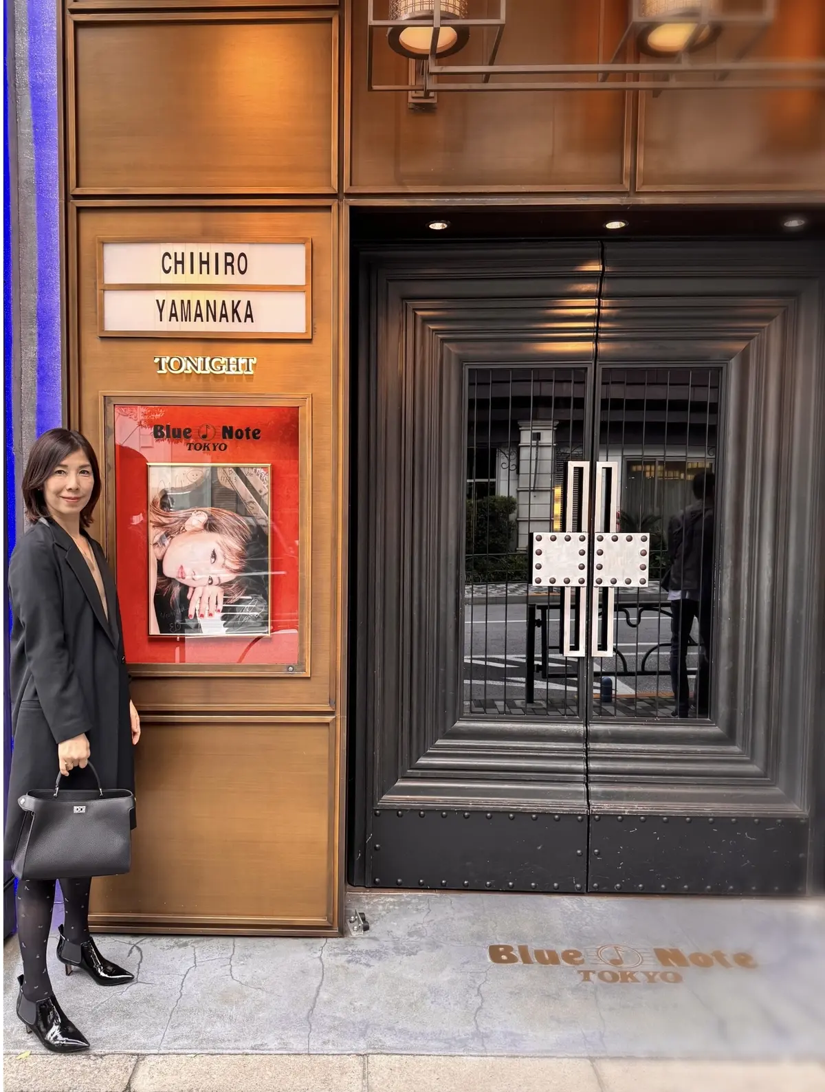 カーキ＆ブラックで青山デートの画像_1