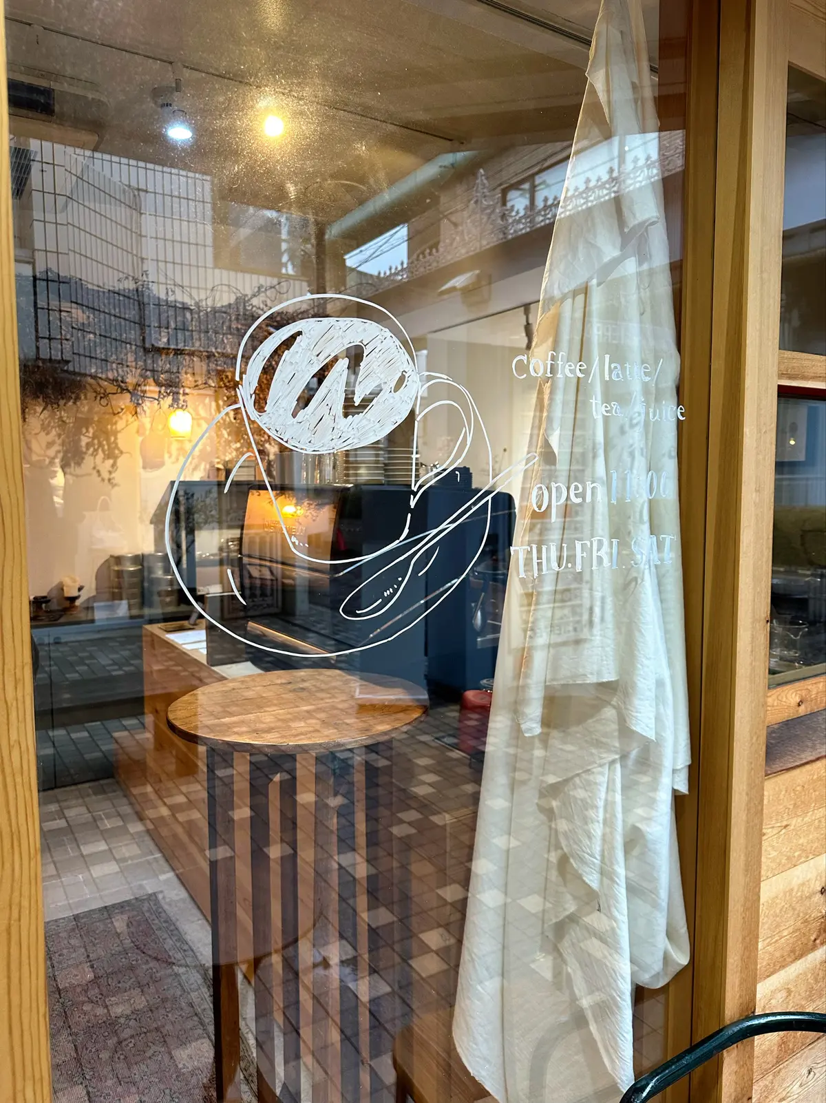 お気に入りのGUのブーツで雨の自由が丘をの画像_9