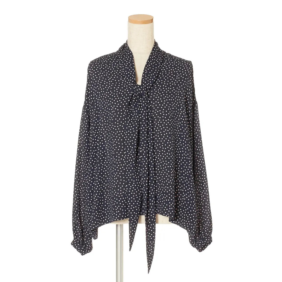 E by eclat　ドットボウタイブラウス