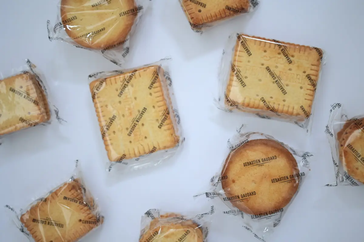 パリ　カフェ　SÉBASTIEN GAUDARD （セバスチャン・ゴダール）