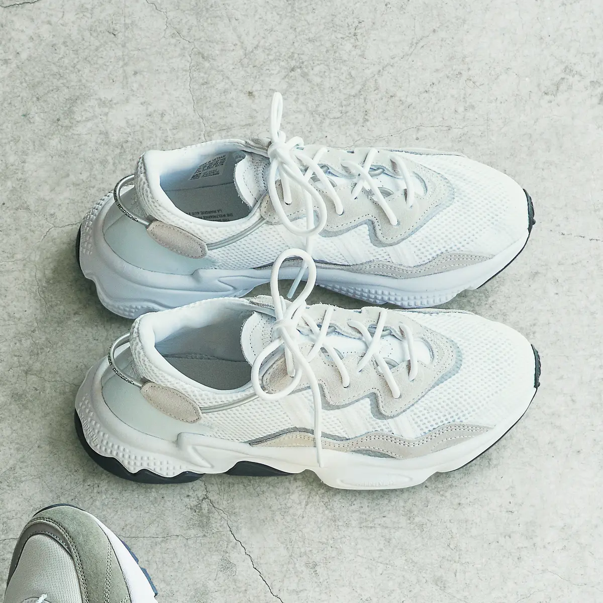 adidas Originals OZWEEGO