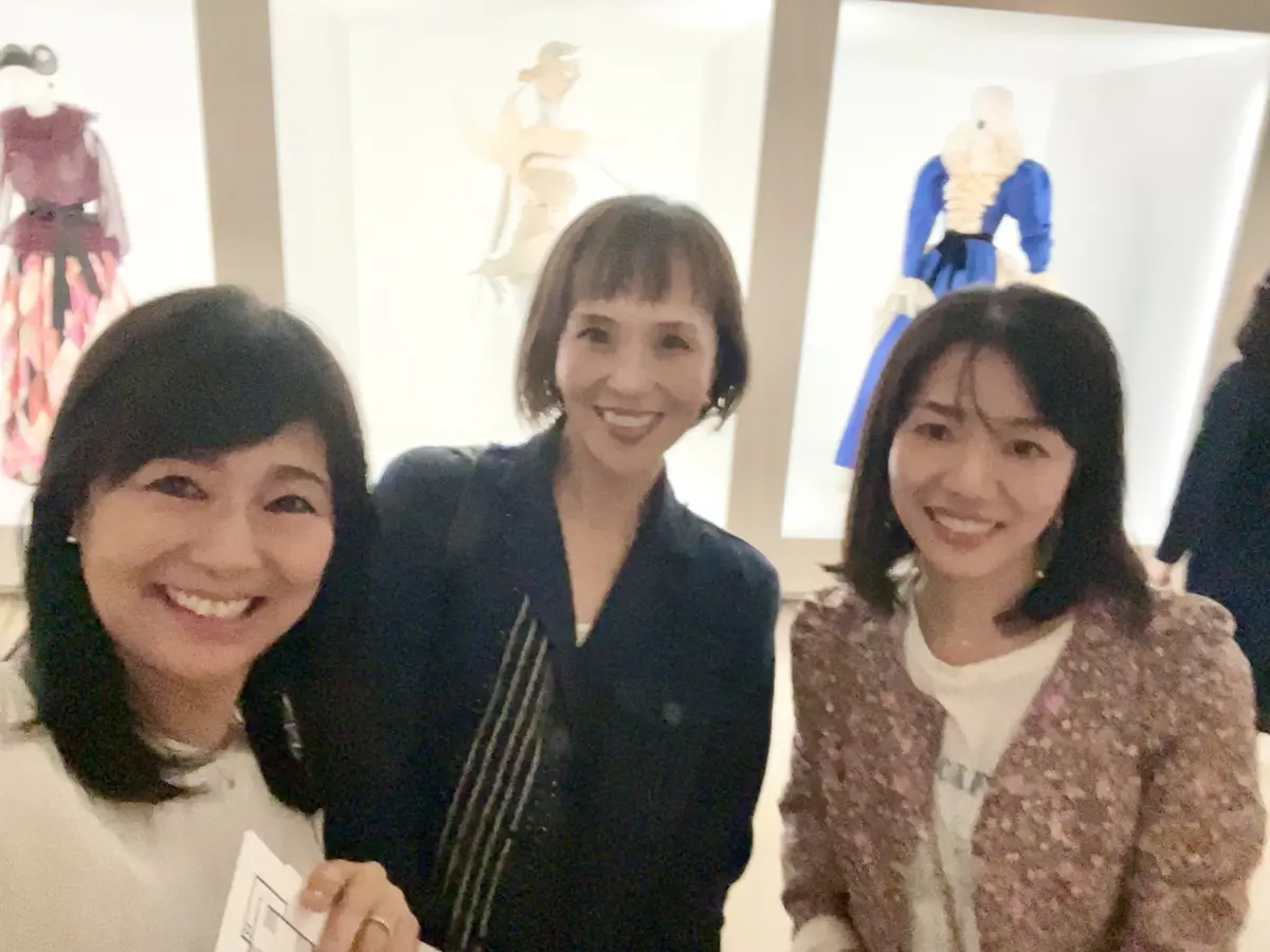 Yves Saint Laurent, Across the style、イヴ・サンローラン展、時を超えるスタイル、お出かけ、イブサンローラン展、時を超えるスタイル、国立新美術館、展示、展示服、服、女子会