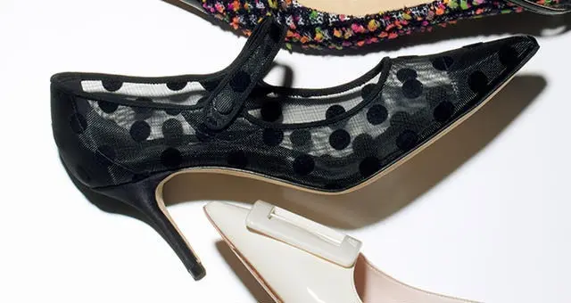 靴「CAMPARIMESH」（7）￥135,300 ／ブルーベル・ジャパン（マノロ ブラニク）