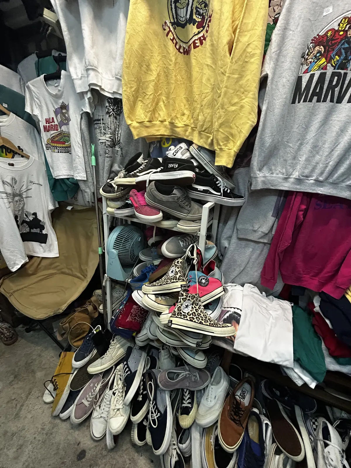 古着　NIKE チャトチャック・ウィークエンド・マーケット　タイ　バンコク