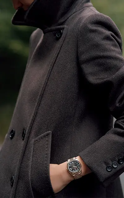 エバーローズゴールドのケースにブラウンダイヤルを組み合わせたロレックスのウォッチ