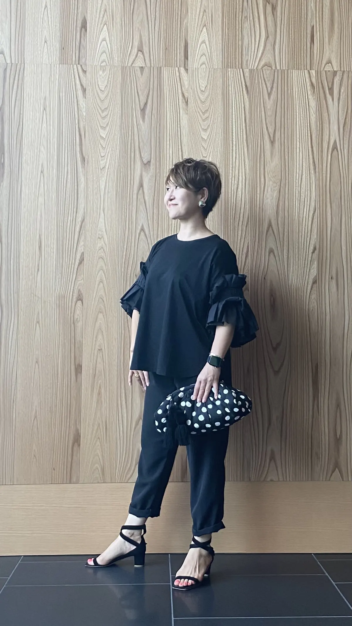 blackコーデで話題沸騰のBVLGARの画像_2