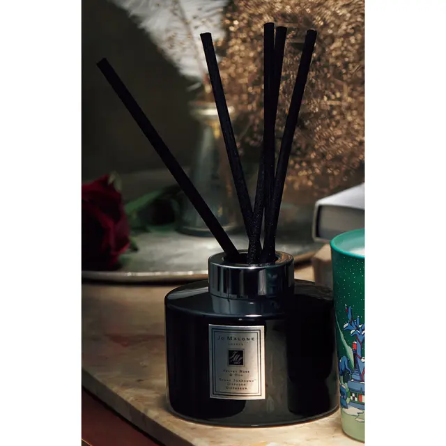ジョー マローン ロンドンのヴェルベット ローズ＆ウード セント サラウンド ディフューザー