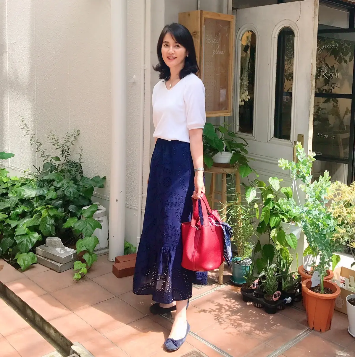 コットンレースのティアードスカートが