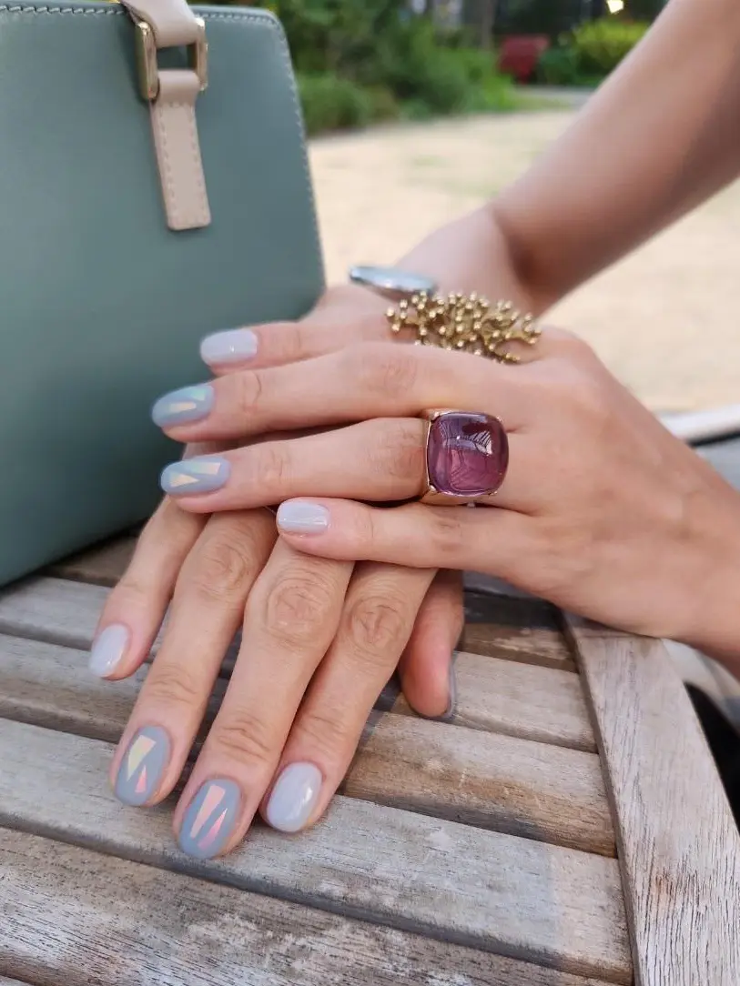 夏に合わせる大人のこっくりカラーネイルの画像_1