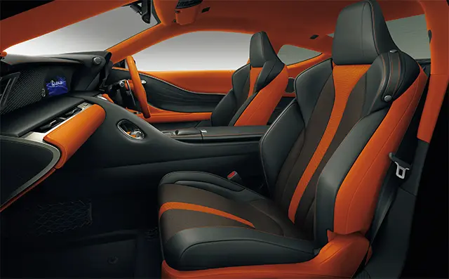 ボディカラーに合わせた内装で気分もアップ