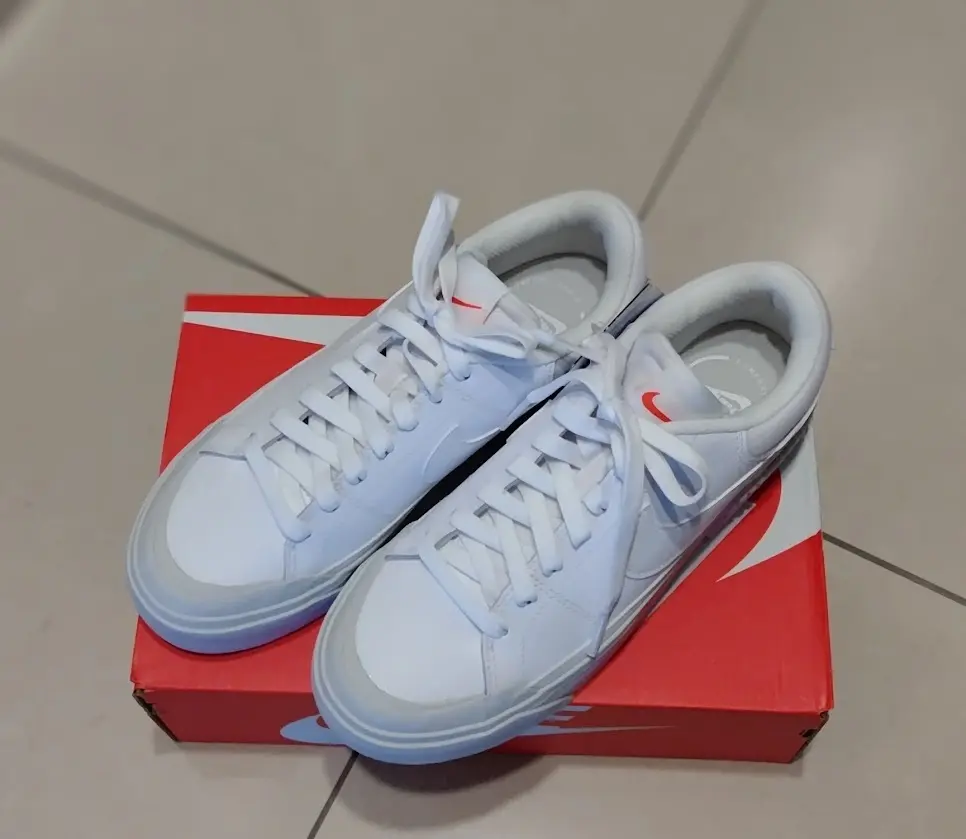 NIKE　コートレガシーリフト