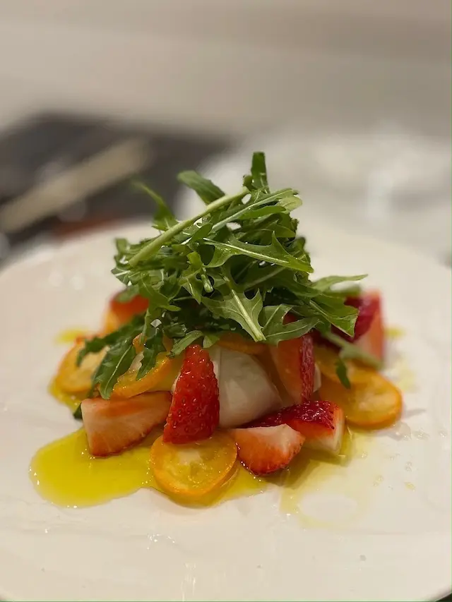 春サラダ　金柑　苺