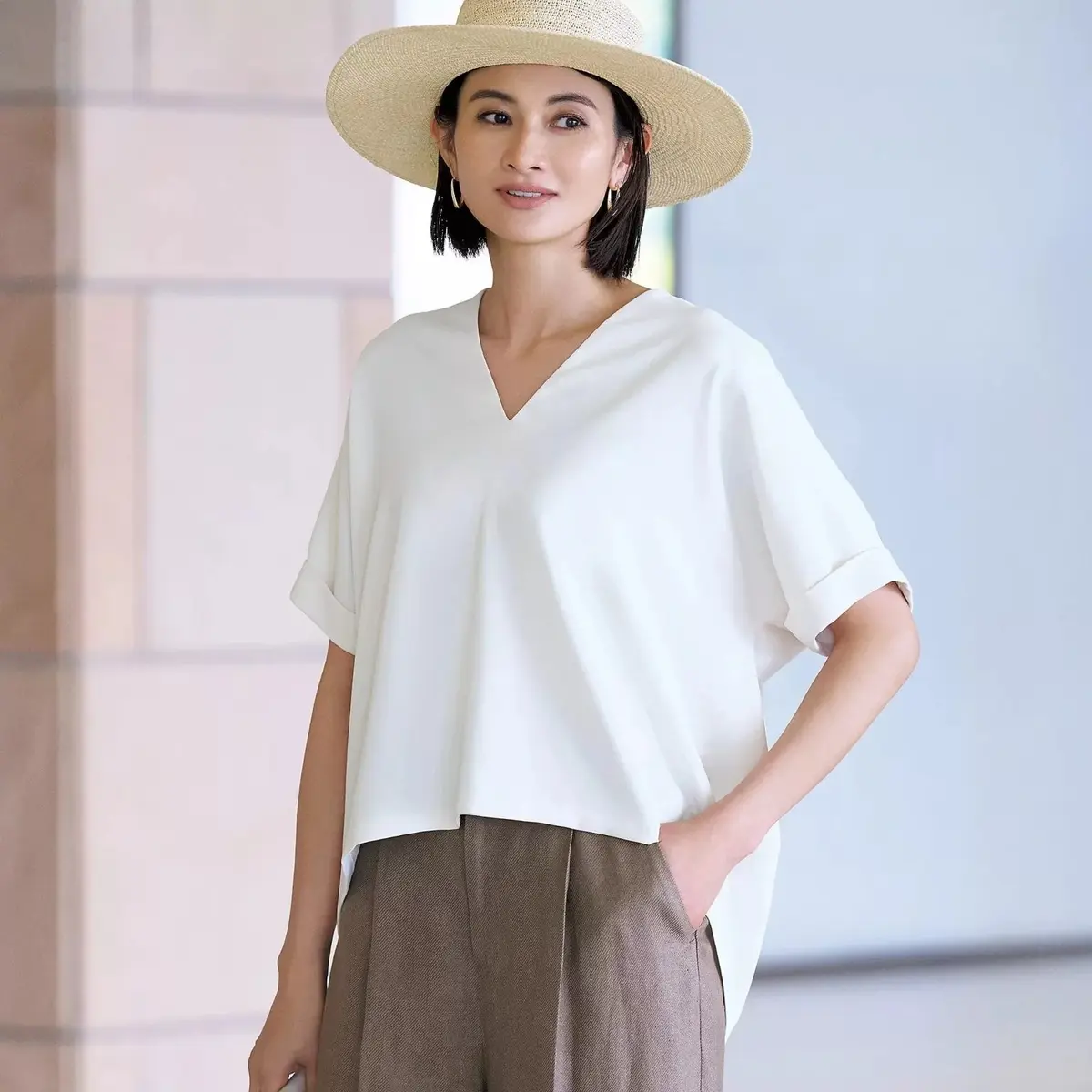 【50代着回し術】Tシャツより上品！とろの画像_1