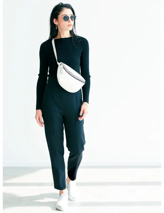 “小柄さん”の冬服 全身バランスのルール　ボディバッグと靴