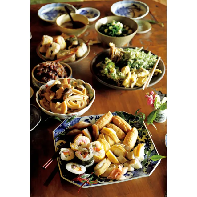 地元の総菜を使った料理