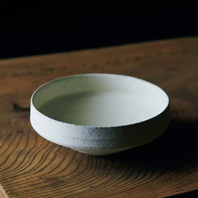 二階堂明弘「白焼締めどら鉢」（φ16.5×H6㎝）￥6,600