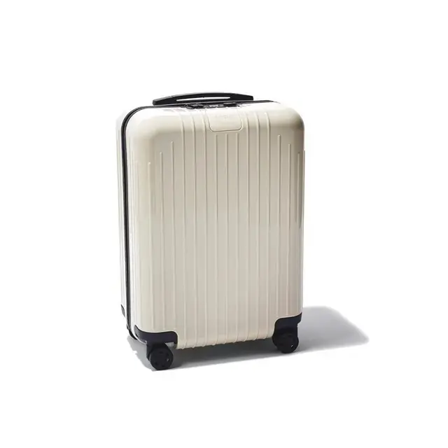 【機内持ち込みOK！スーツケースの最新】どちらを選ぶ？ドットオンスの多機能スーツケース、リモワの洗練スーツケース