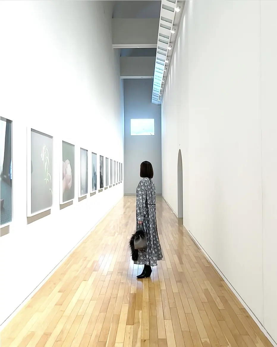 寒色花柄ワンピで、川内倫子 写真展へ。の画像_1