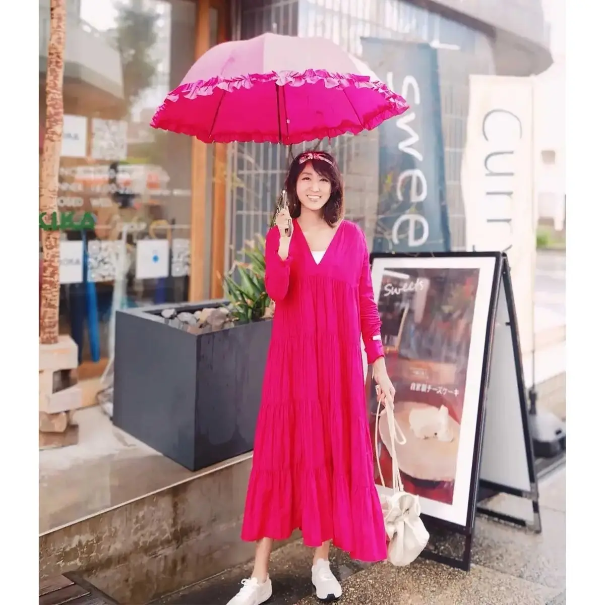 50代の夏の装いを彩る！一枚で決まって着心地も快適な「ワンピースコーデ」15選