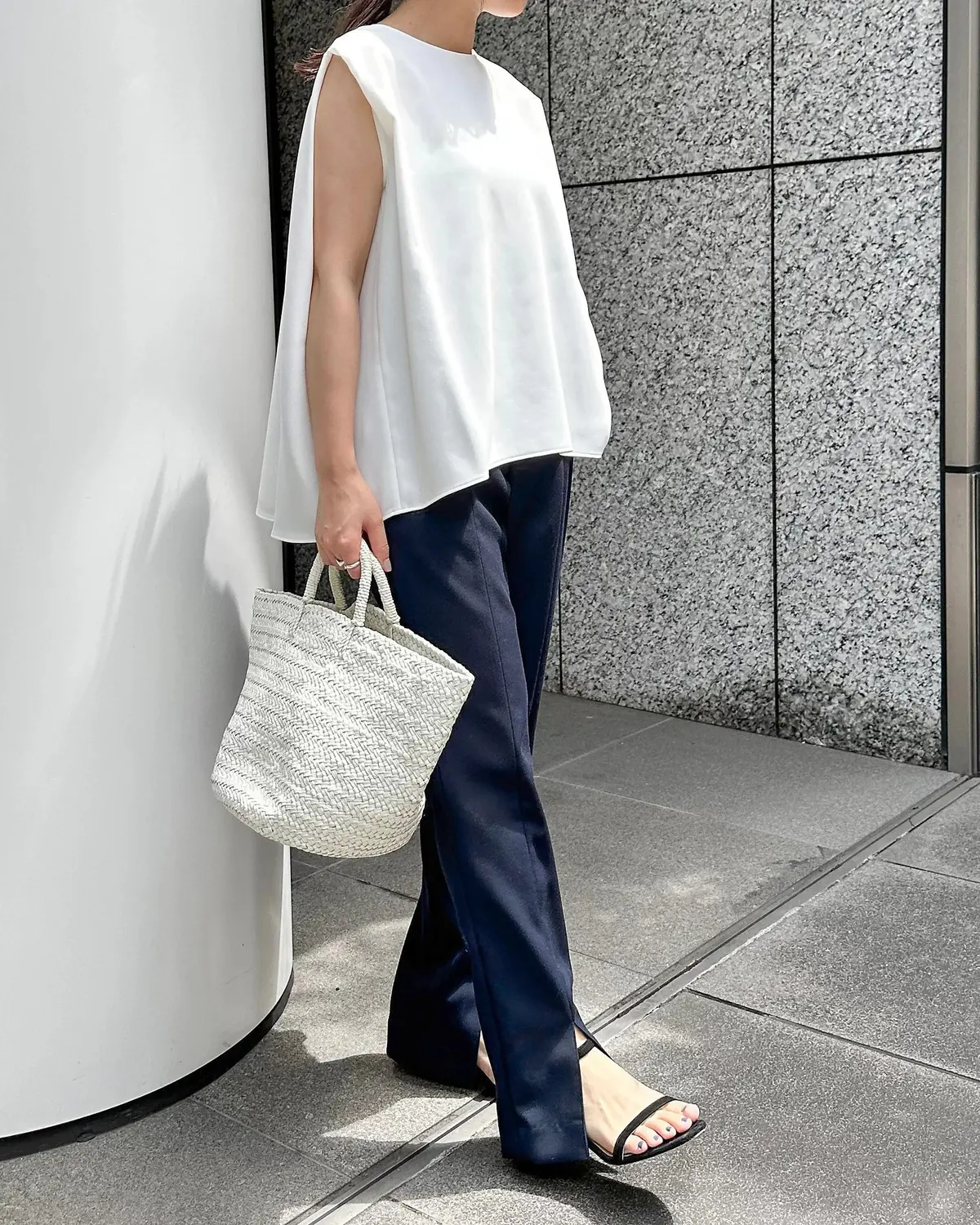 大ヒット継続中！「華奢見えノースリーブ」の画像_2