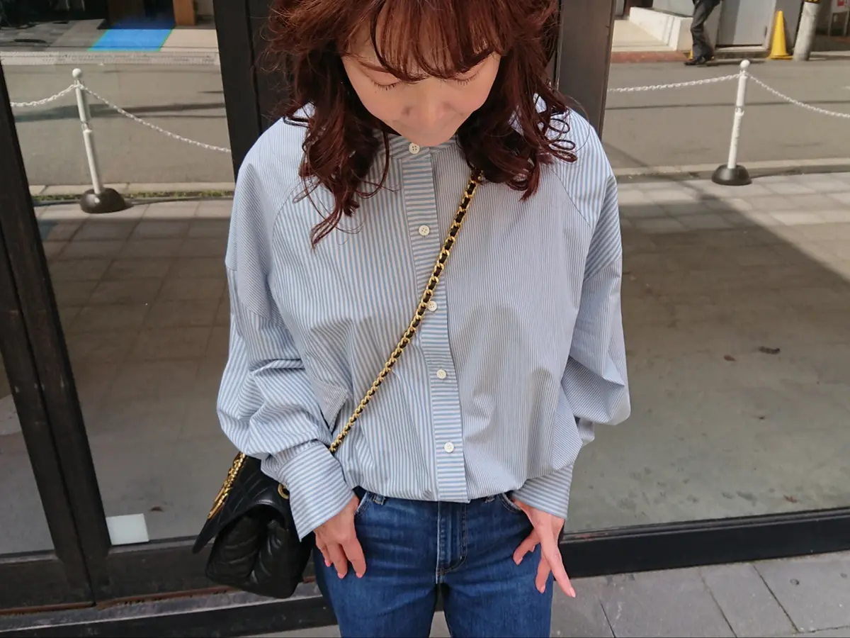 ブラウス×ジーンズ