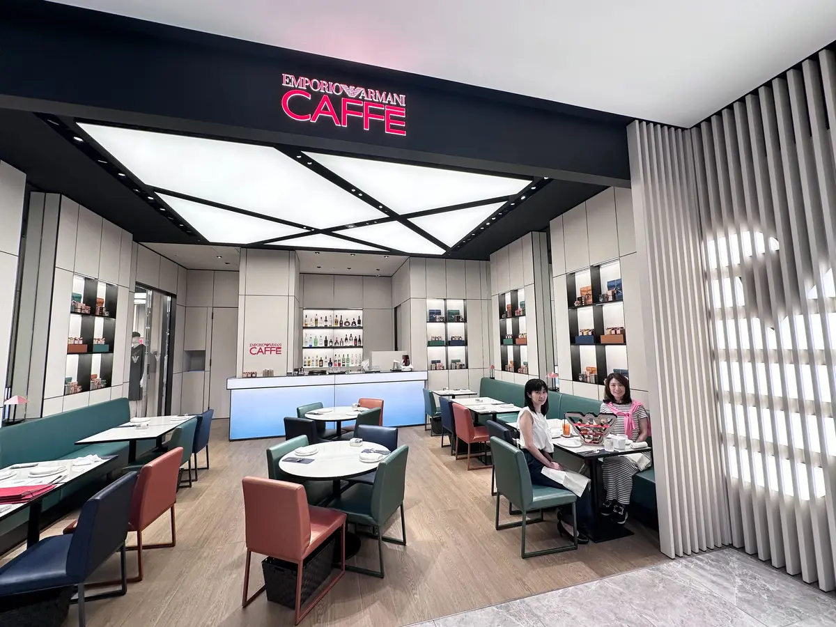 関西Jマダムやっちゃんとアルマーニカフェの画像_1