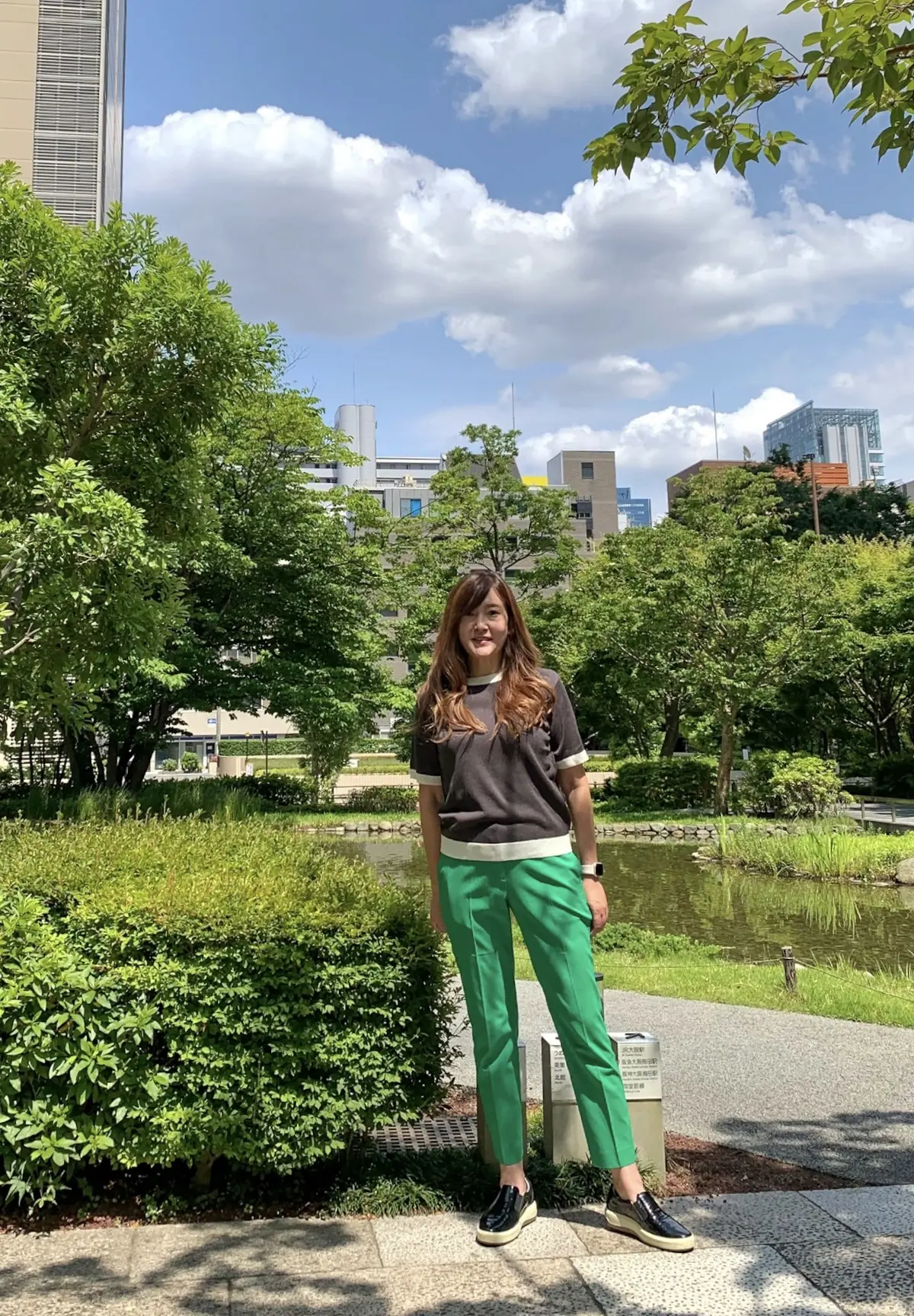 PLSTの美脚パンツで、バンクシーって誰の画像_2