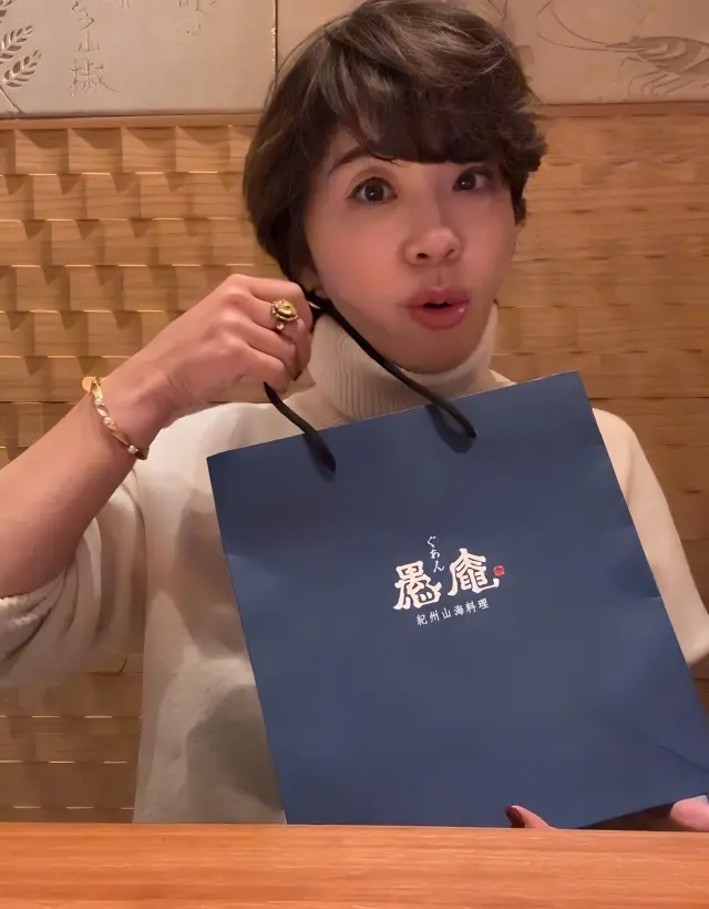 ディナータイムは、カジュアルになりすぎなの画像_12