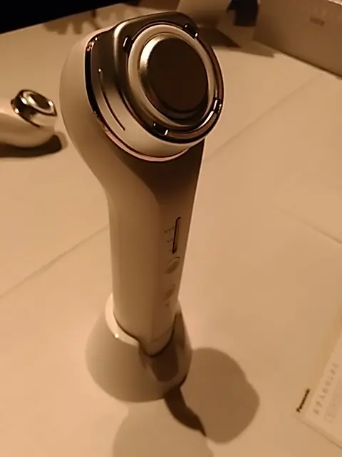 パナソニック ビューティのRF美容器を体の画像_2