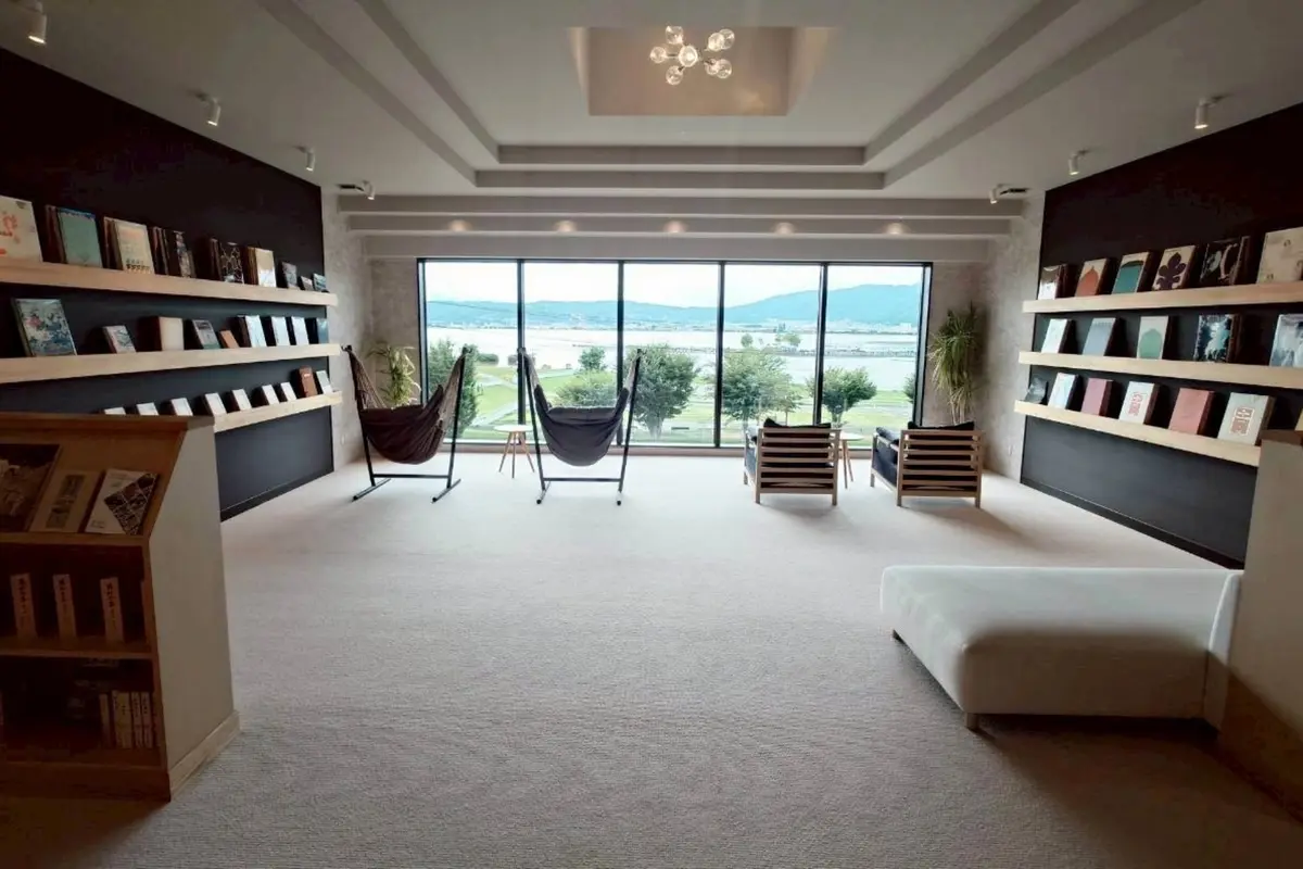 湖畔の洋館　かたくらシルクホテル