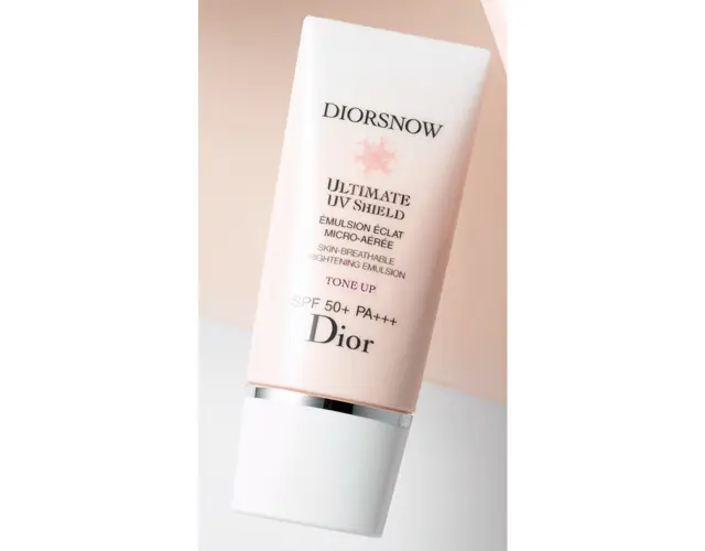 スノー UVシールド トーンアップ 50+ SPF50+/PA+++ 