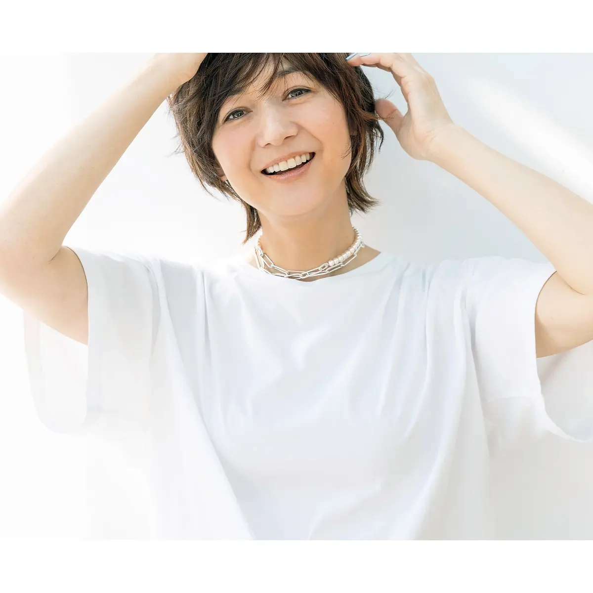 初夏のさわやかなオーラをまとって！富岡佳の画像_10