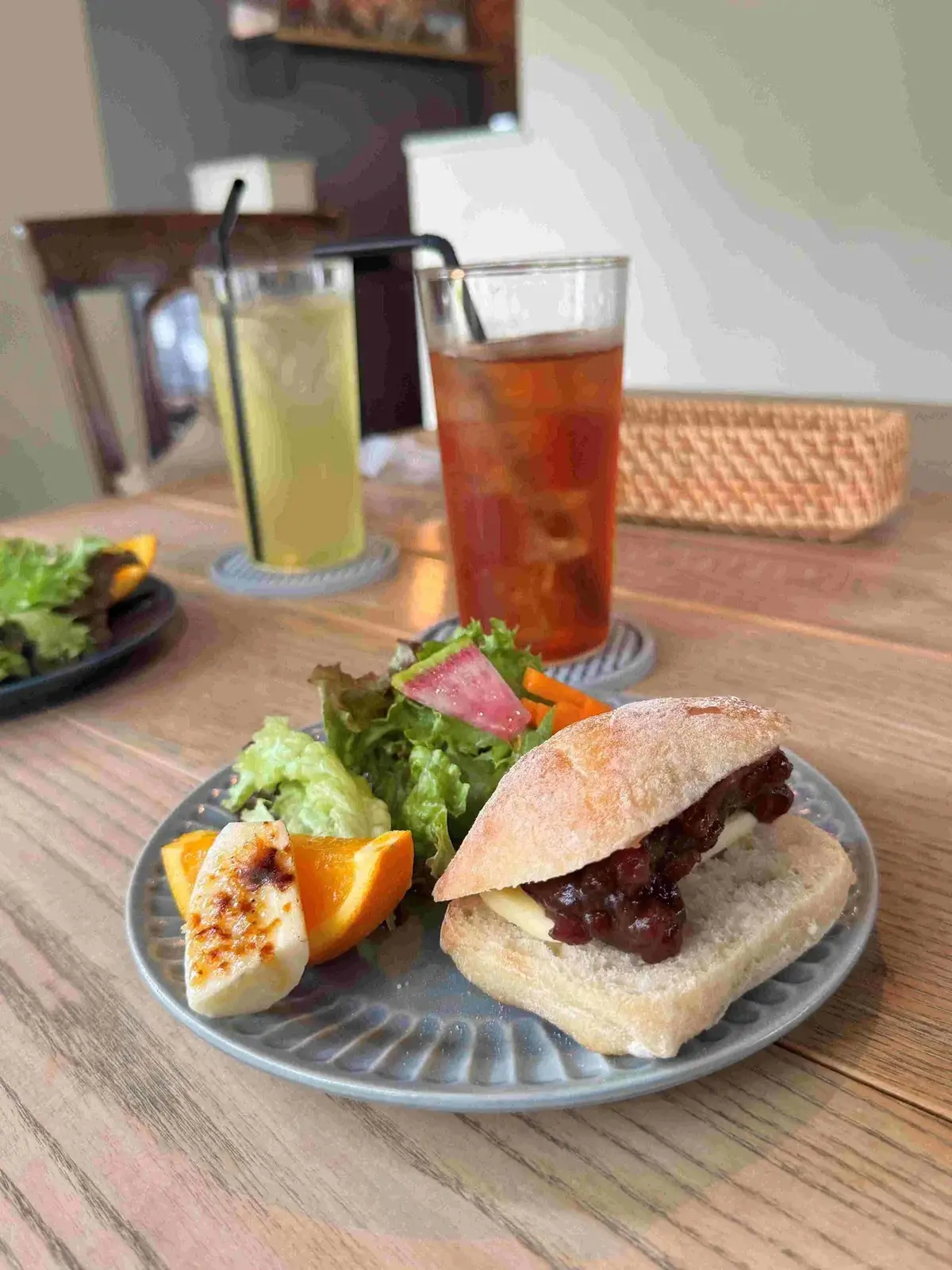 歴史ある建物で優雅にいただく【モーニング】