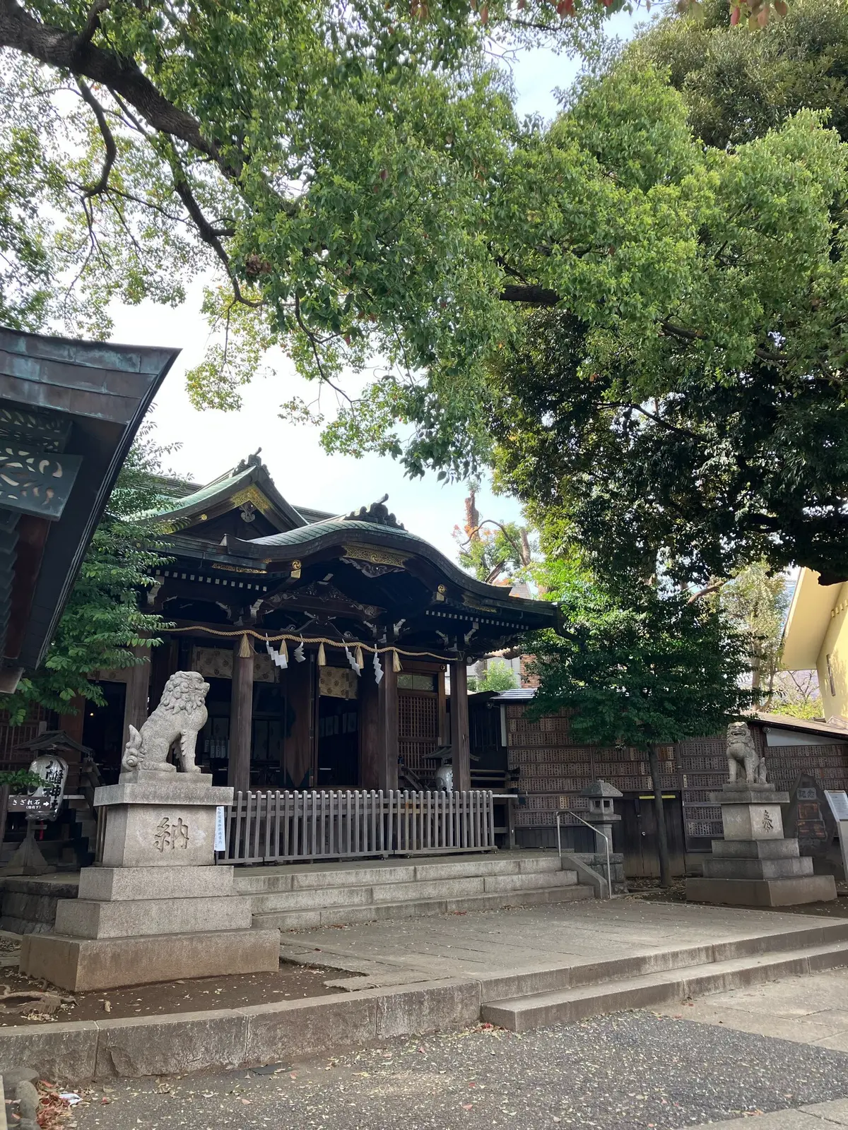 中目黒　三峯神社　中目黒八幡神社 三峯神社分社　jマダムのブログ　御朱印　パワースポット　さざれ石　かわいい御朱印　東京三峯神社