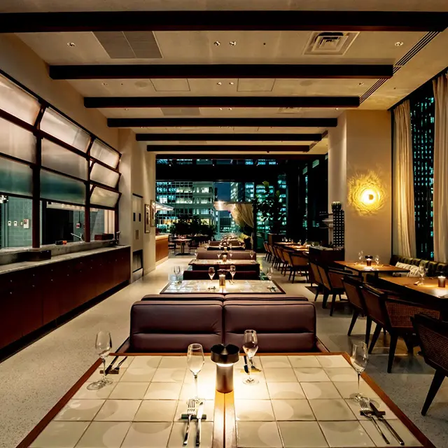 広々としたテラスもある10階