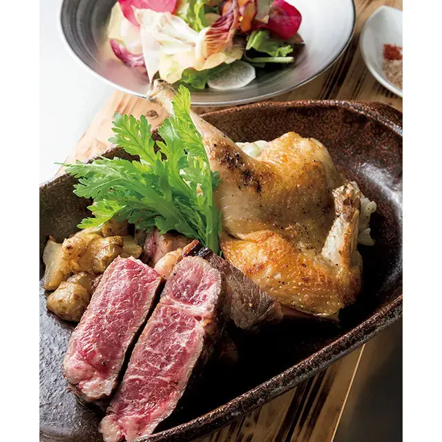 岡山県西北部の牧場から届く最低でも30カ月飼育した黒毛和牛。