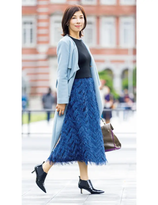 女友だちにほめられたスカート。ジュエリーを足せばますます自信がもてます