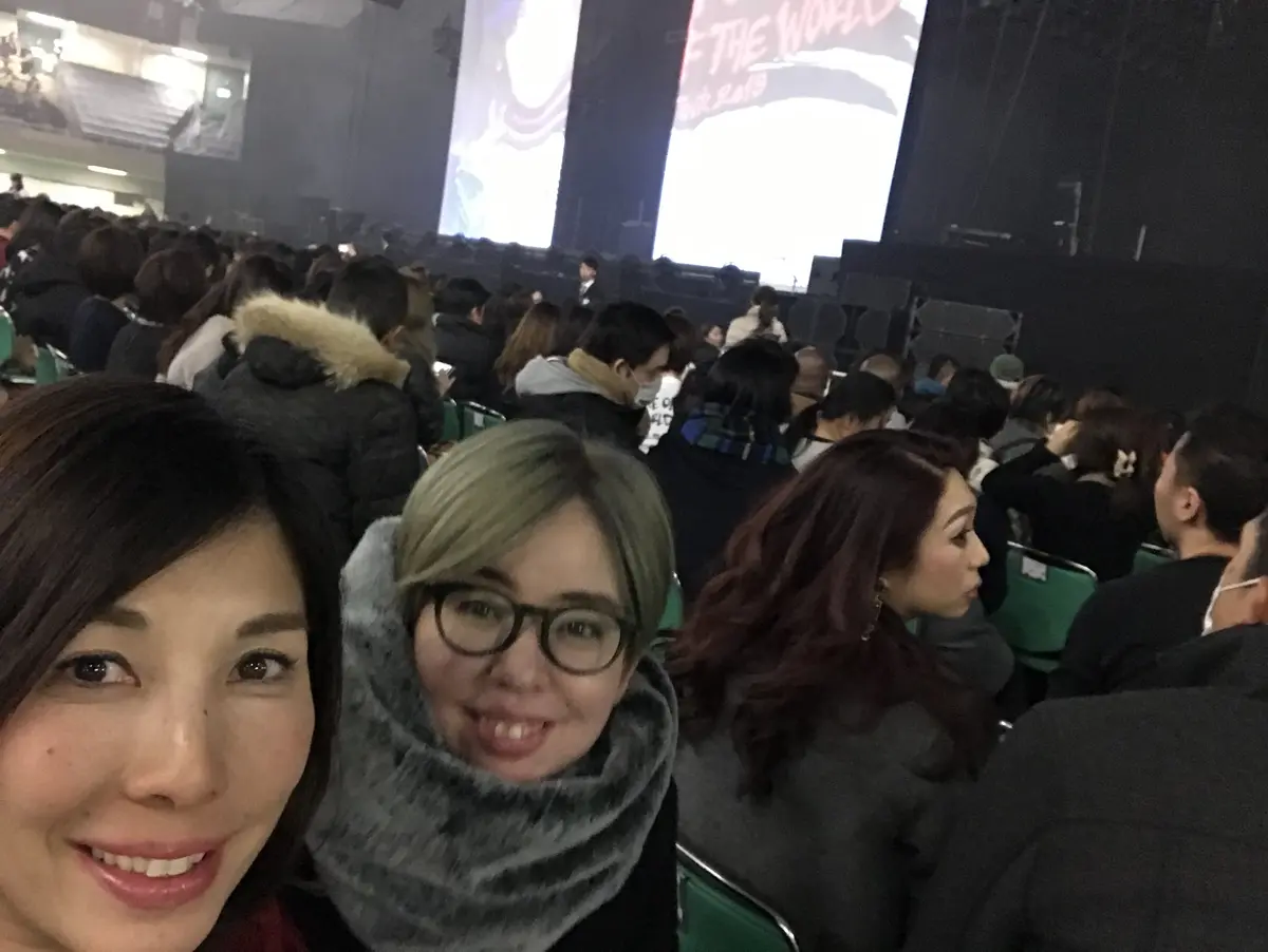 グレーデニムでJANET JACKSONの画像_4