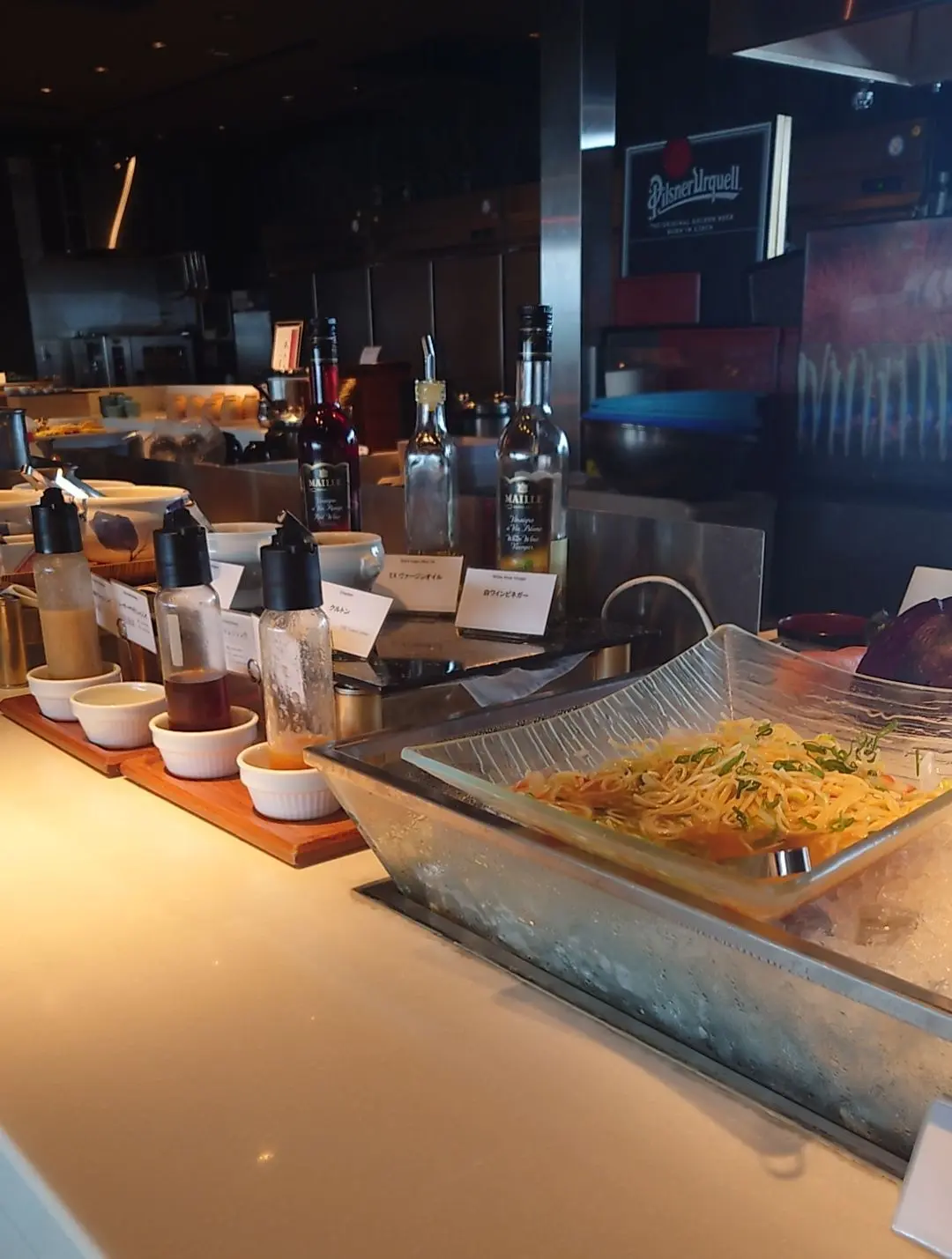 ブッフェランチ空桜ドレッシングカウンター