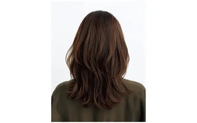 【50代髪型・ヘアスタイル】神へアサロンでつくる“大人の洗練ミディアムヘア”