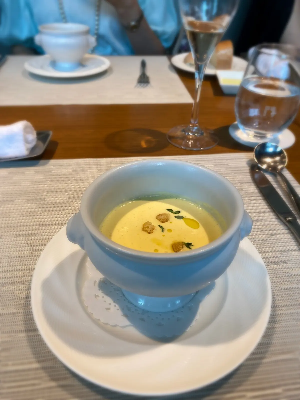 とうもろこしの冷製クリームスープ｜THE GATE HOTELの夏にぴったりな一皿