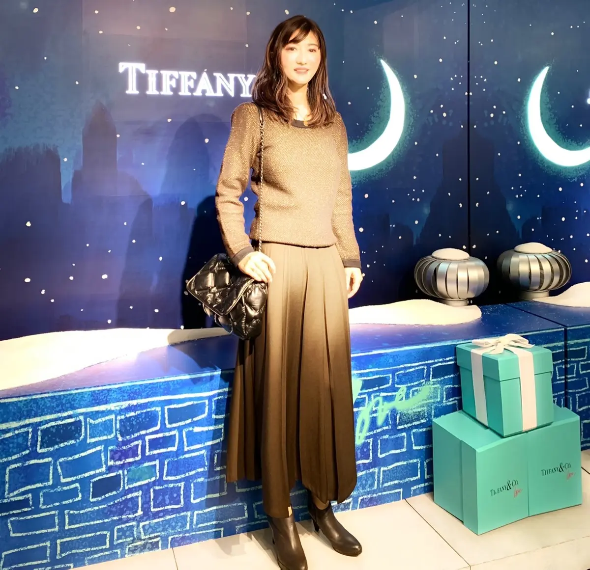 ブラウンコーデでティファニーカフェへ。の画像_5