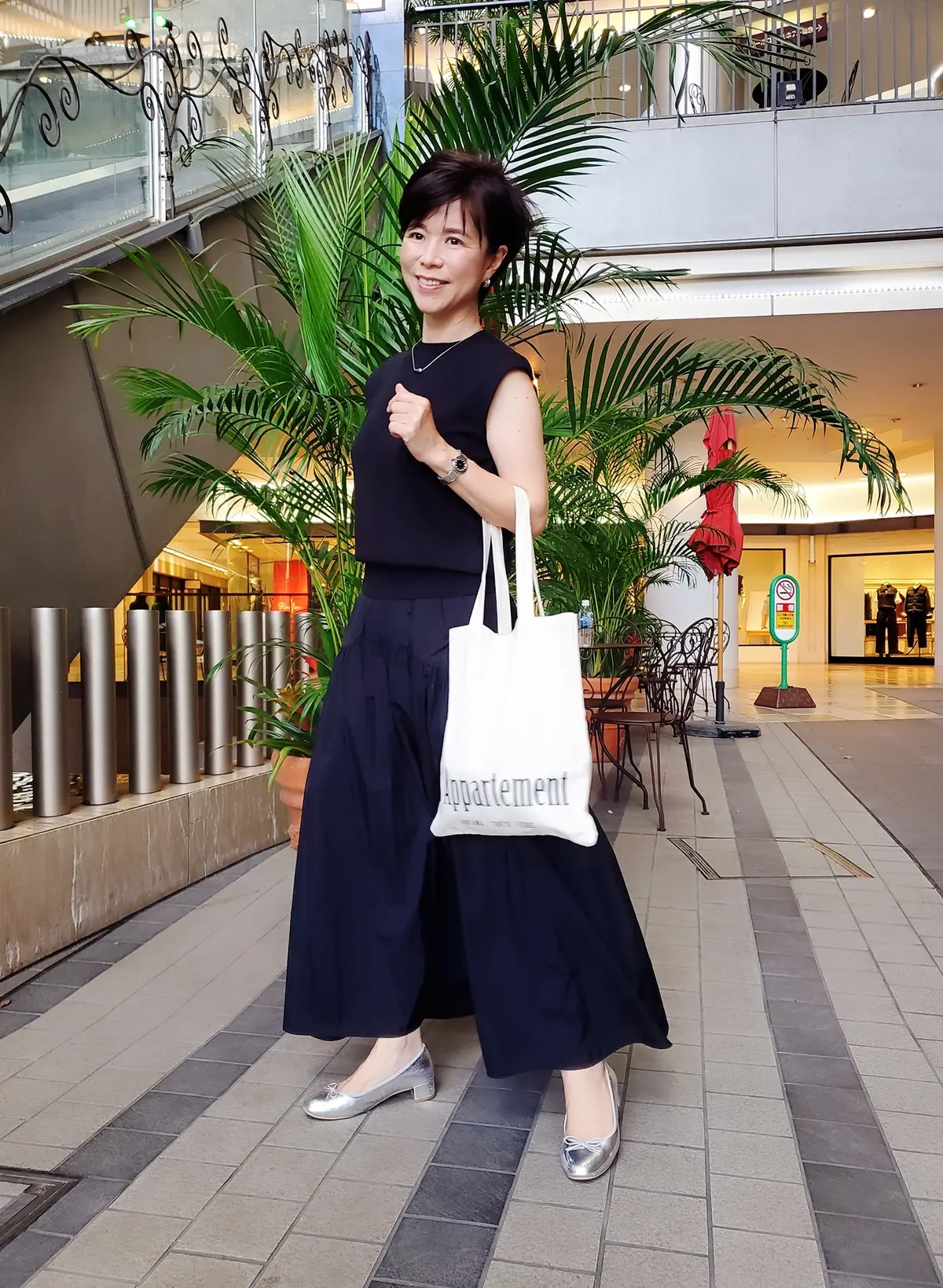 ニット: UNITED ARROWS スカート: SHIPS シューズ : Emma Frances